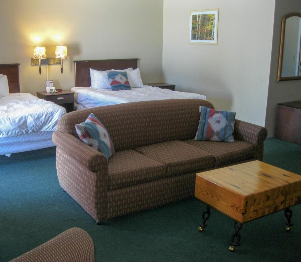 Cedar Hill Lodge Saint Ignace Exteriör bild